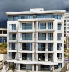 Horizon-Two Bedroom Apartment Partial Sea View Charlene